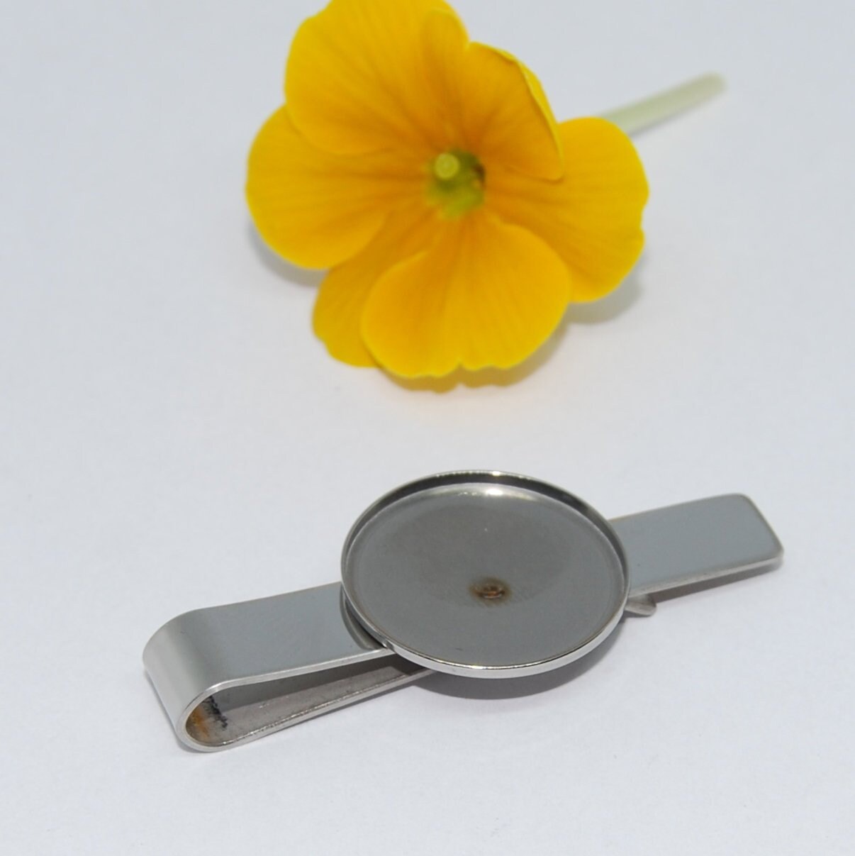 Edelstahl Krawattenklammer Mit Runder 20mm Caboshon Klebefläche Edelstahl Krawattenklammer Mit Runder 20mm Caboshon Klebefläche von SteelLand