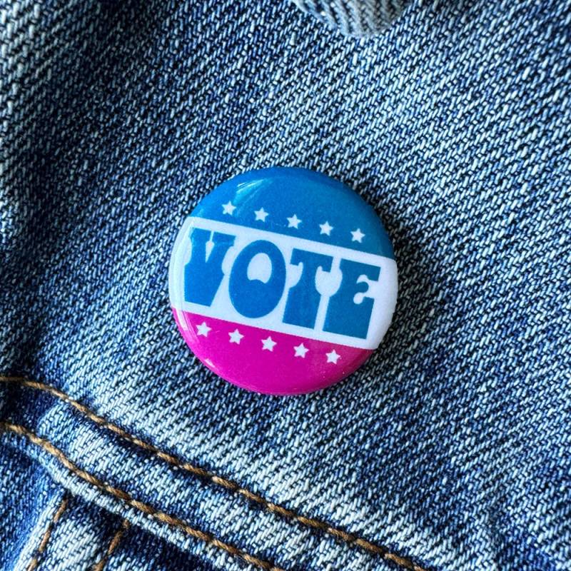 Abstimmen 1"Runder Knopf von SteelPetalPress