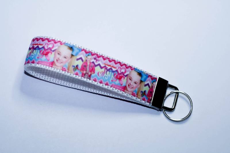 Kinder, Die Kleinen Mädchen Zu Entwerfen, Band Armband Keyfob Greifen Schlüsselanhänger Accessoire, Geschenk Unter 5 Dollar von Stefanelbeadwork