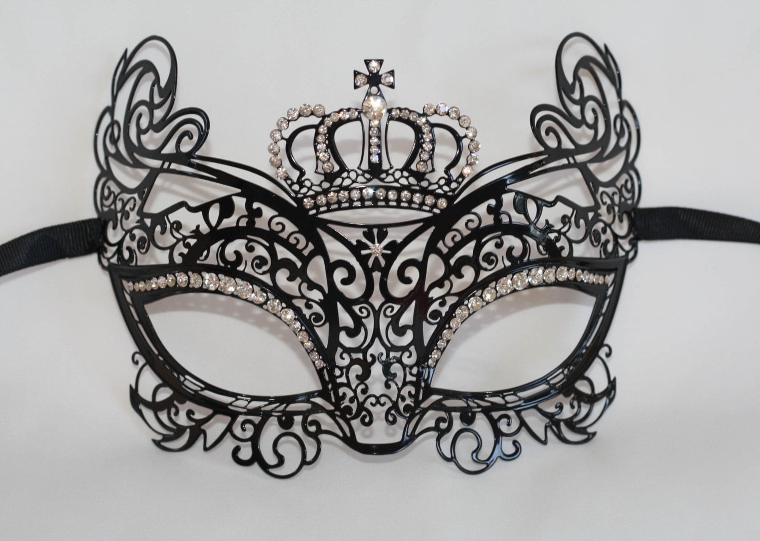 Schwarze Spitze Maskerade Maske, Laser Geschnitten Metallmaske Perfekt Für Abschlussball Parteien, Süße Sechzehn Parteien Und Schwarze Spitze Maskerade Maske, Laser Geschnitten Metallmaske Perfekt Für Abschlussball Parteien, Süße Sechzehn Parteien Und von Stefanelbeadwork