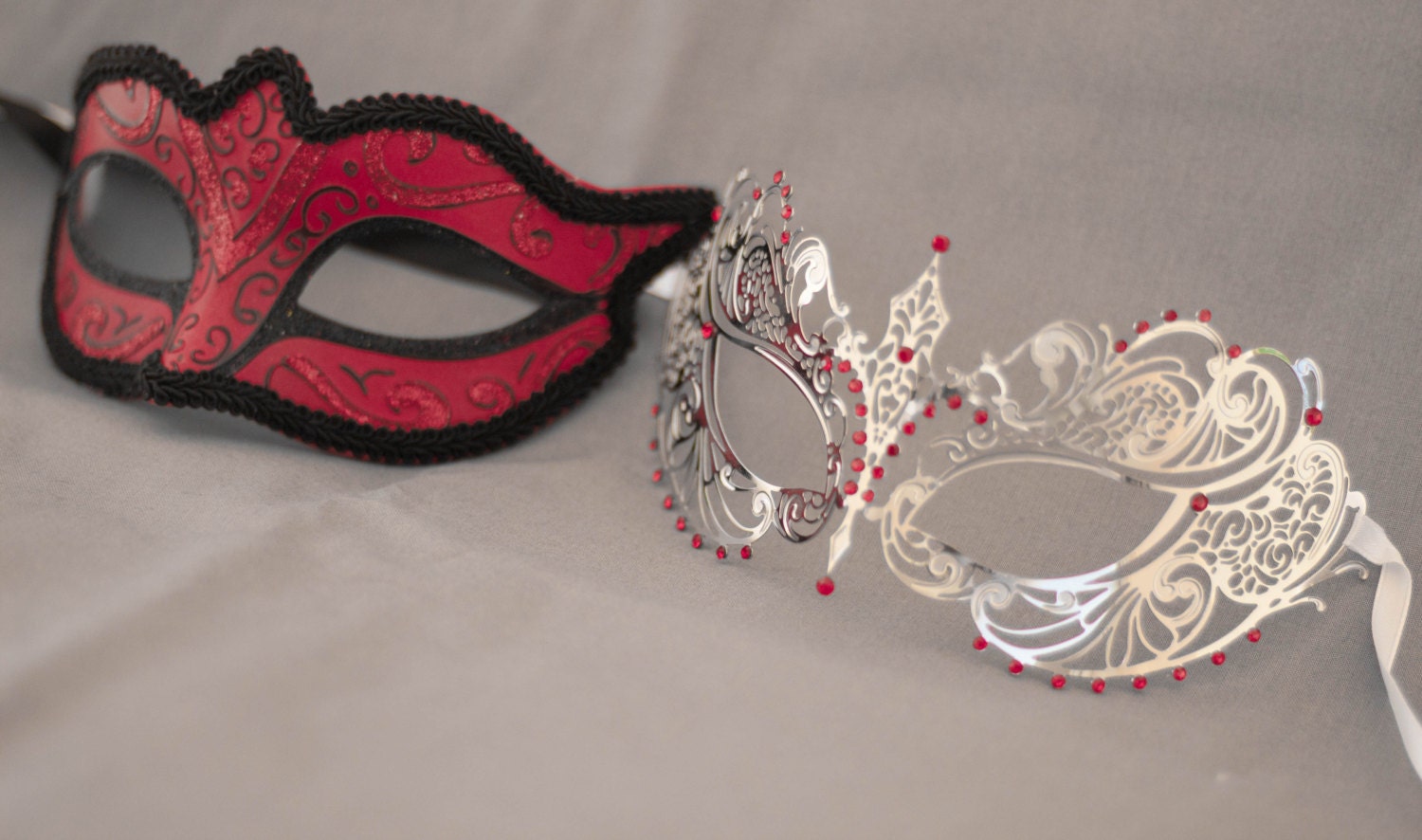 Sie Und Ihn Maskerade Laser Geschnitten Masken, Paare Masken Passen Für Partys Neue Jahre Sie Und Ihn Maskerade Laser Geschnitten Masken, Paare Masken Passen Für Partys Neue Jahre von Stefanelbeadwork