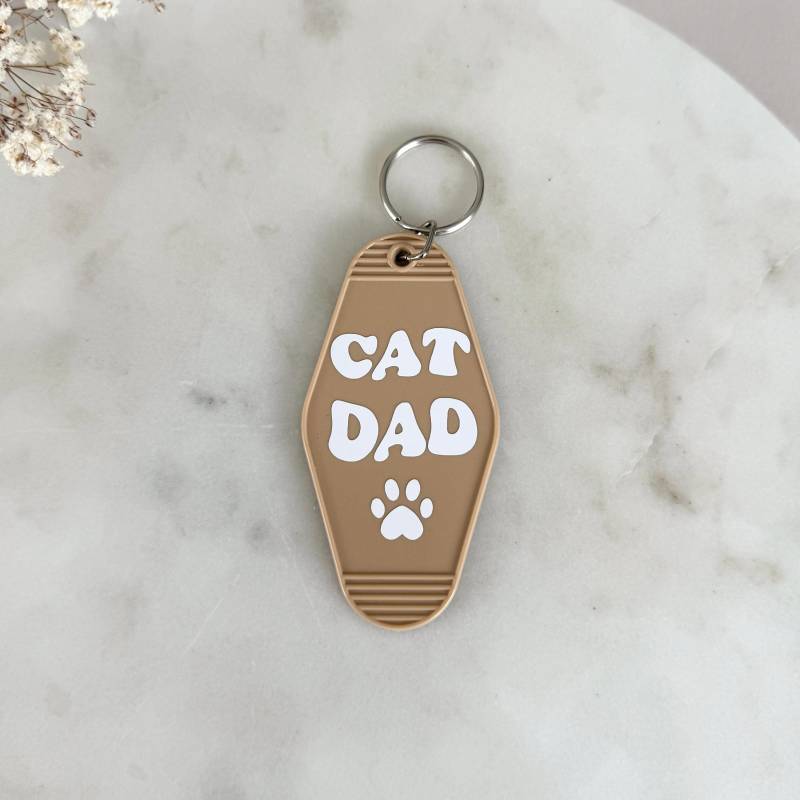 Cat Dad Motel Keychain I Retro Schlüsselanhänger Für Katzenpapas Geschenk Männer Mit Katze von StefaniesAtelierShop