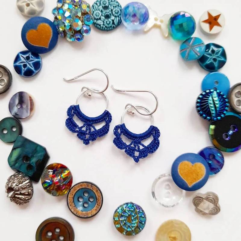 Royal Blaue Häkelohrringe Sterling Silber Creolen, Häkel Schmuck von SteffiGlaves