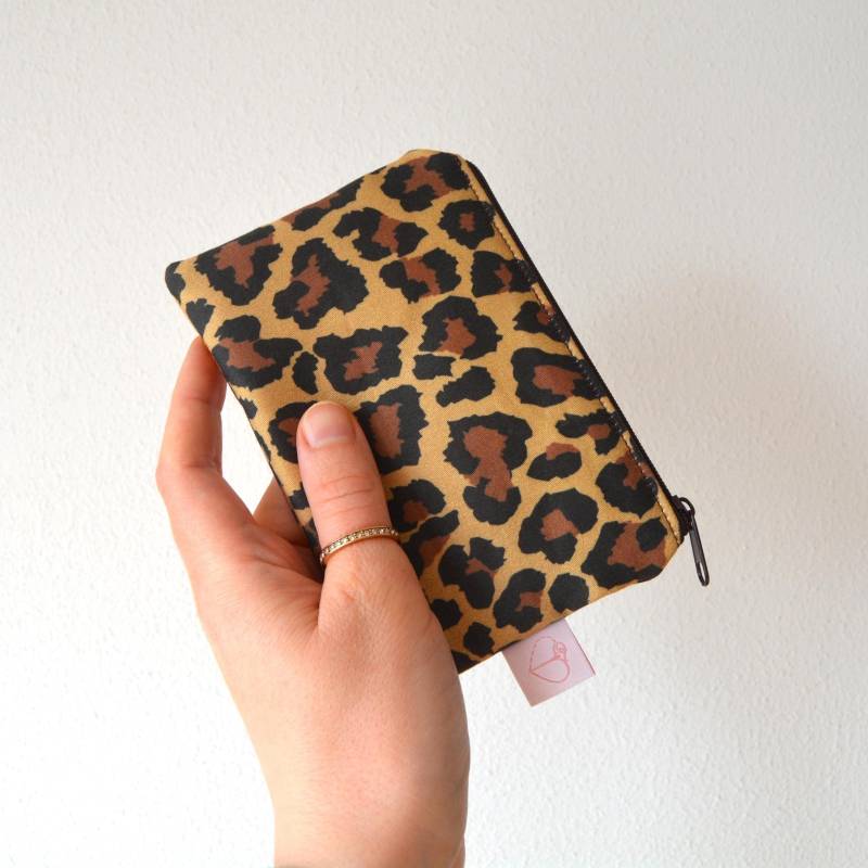 Geldbeutel Leoprint | Minitäschchen Leopardenmuster Kopfhörertasche Animalprint Kleines Kramtäschchen Braun Geldbeutel Leoprint | Minitäschchen Leopardenmuster Kopfhörertasche Animalprint Kleines Kramtäschchen Braun von SteffisStofftraeume