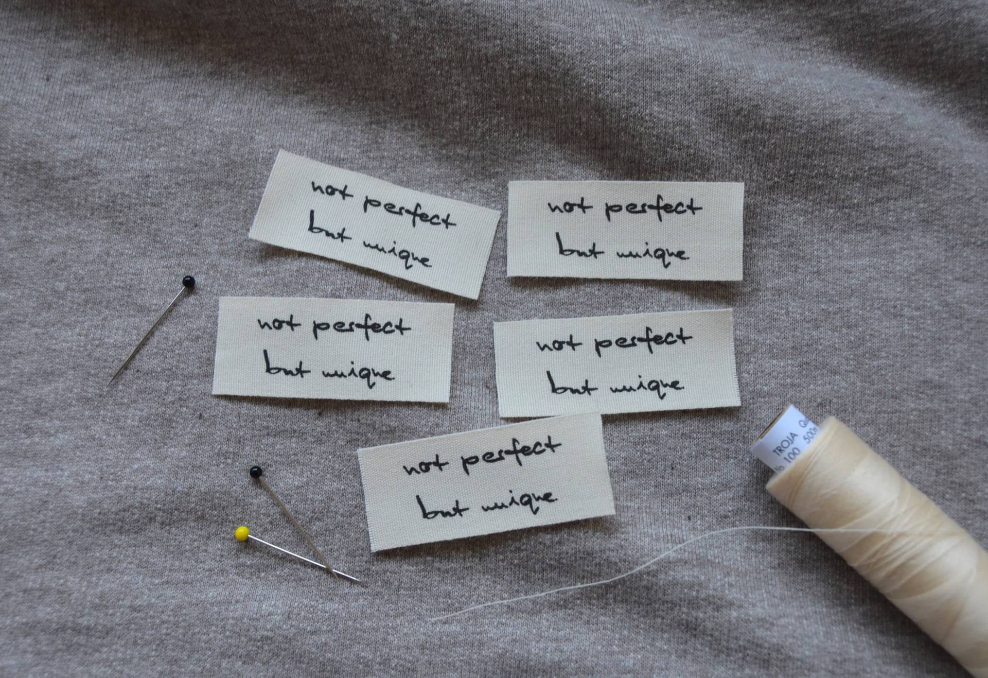 Textiletiketten Aus Bio-Baumwolle Zum Aufnähen | Textillabel "Not Perfect But Unique" Label Annähen Einzigartig Textiletiketten Aus Bio-Baumwolle Zum Aufnähen | Textillabel "Not Perfect But Unique" Label Annähen Einzigartig von SteffisStofftraeume