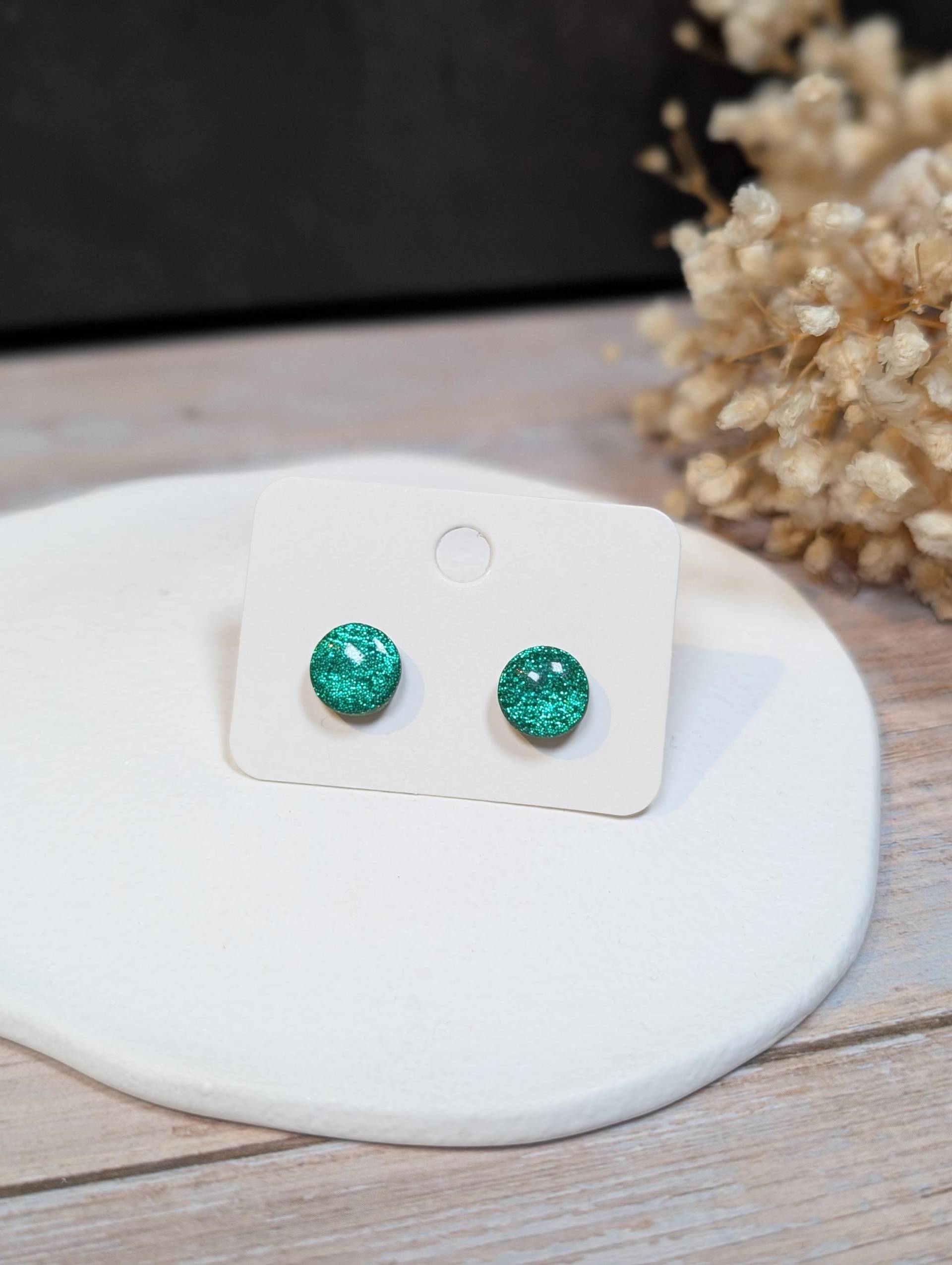 Grün Glitzer Ohrstecker Aus Polymer Clay Fimo Handgefertigt in Deutschland | Funkelnde Für Weihnachten Nikolaus Schmuckstück von SteffsPolymertique