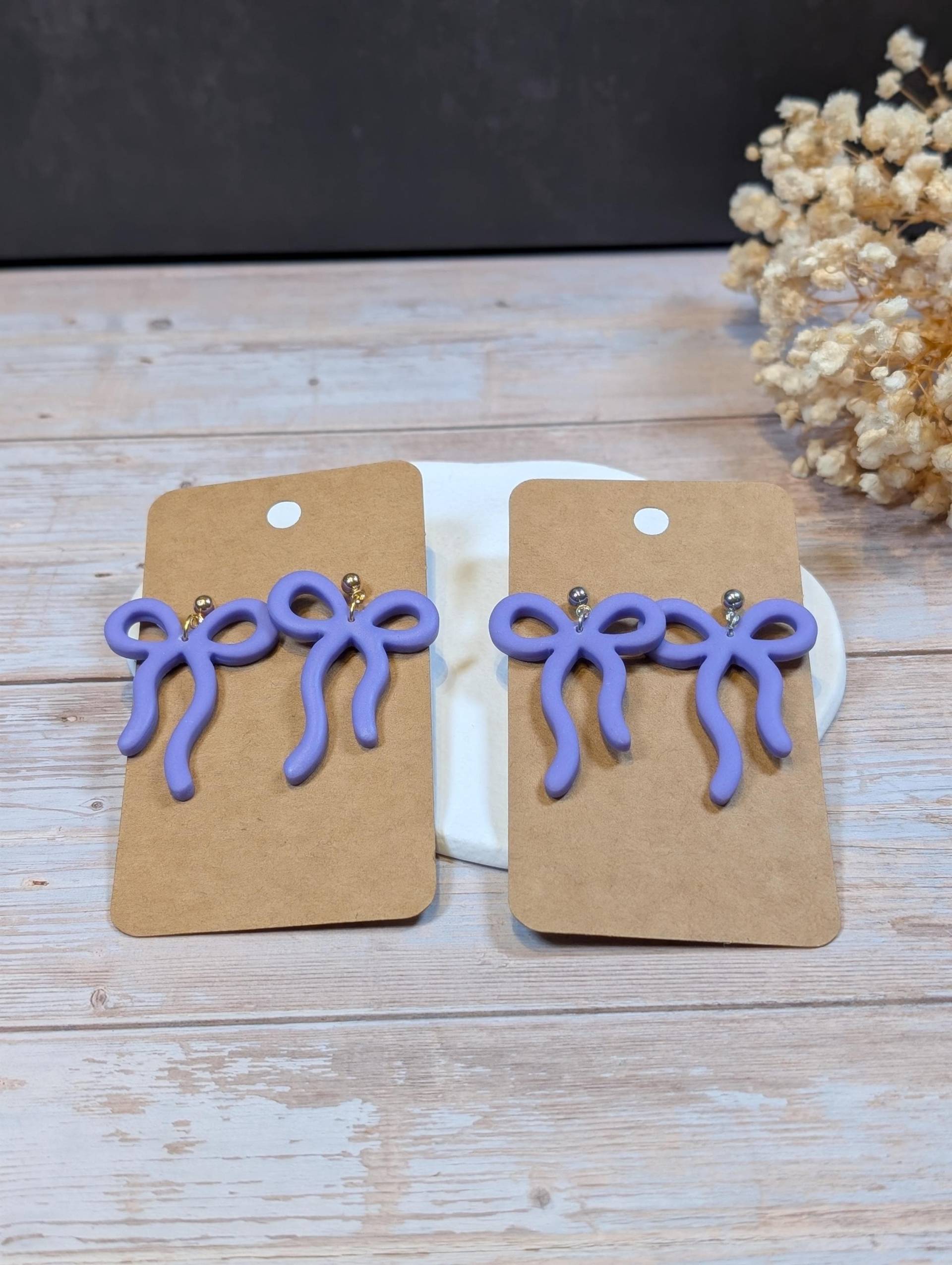 Polymer Clay Zarte Schleifen - Fimo-Ohrringe Handgefertigt in Pastelllila Aus Deutschland | Besondere Anlässe Kreatives Lieblingsstück von SteffsPolymertique