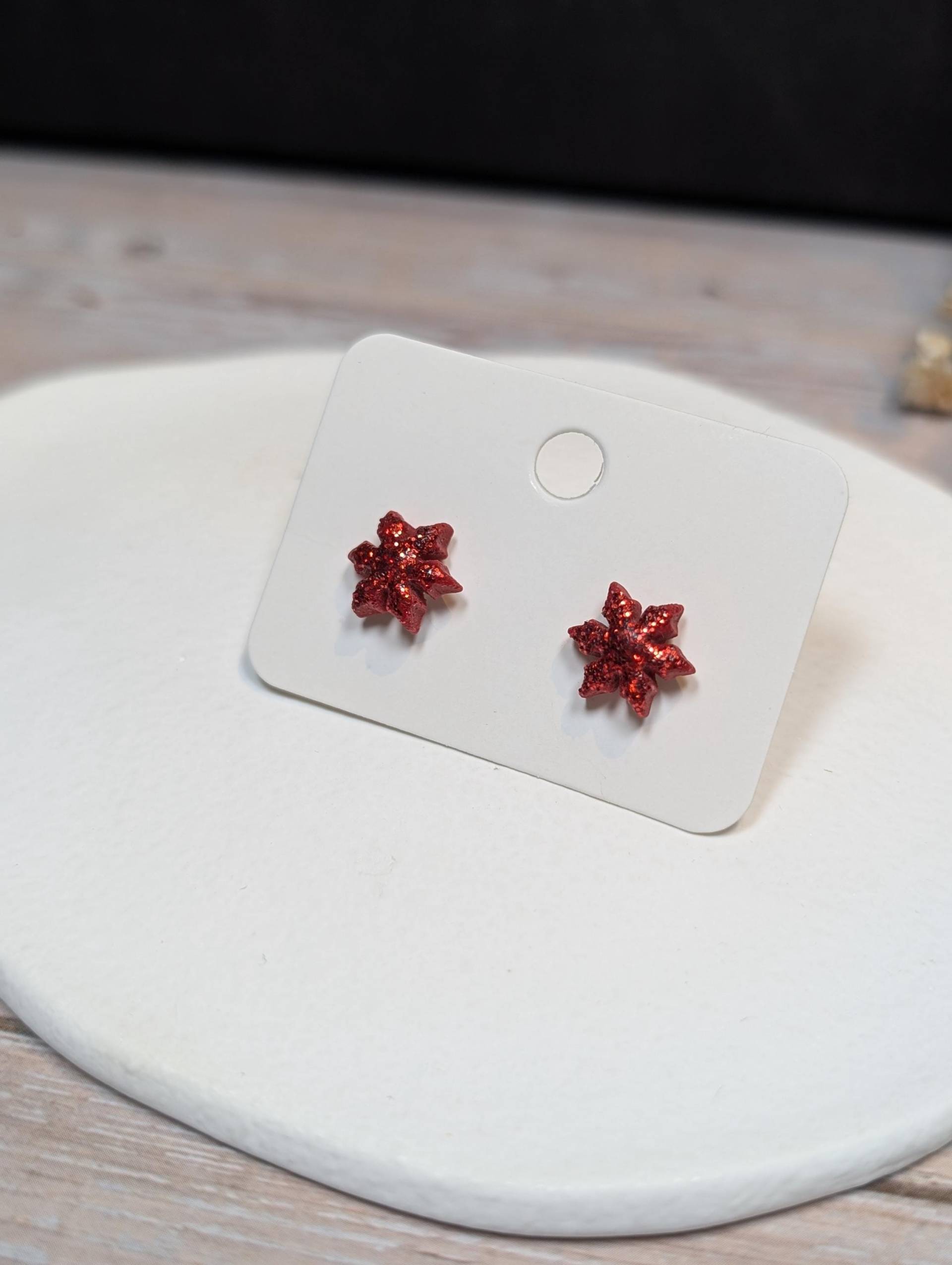 Weihnachtsstern Ohrringe Aus Polymer Clay Fimo Handgefertigt in Deutschland | Glitzer Rot Als Wichtelgeschenk Für Weihnachten Funkelnde von SteffsPolymertique