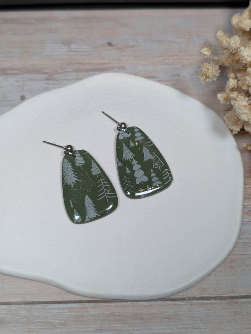 Weihnachtszauber Hängende Ohrringe Handgefertigt in Deutschland | Tannenbaum Auffällige Schmuckstücke Zum Verschenken Nikolaus von SteffsPolymertique