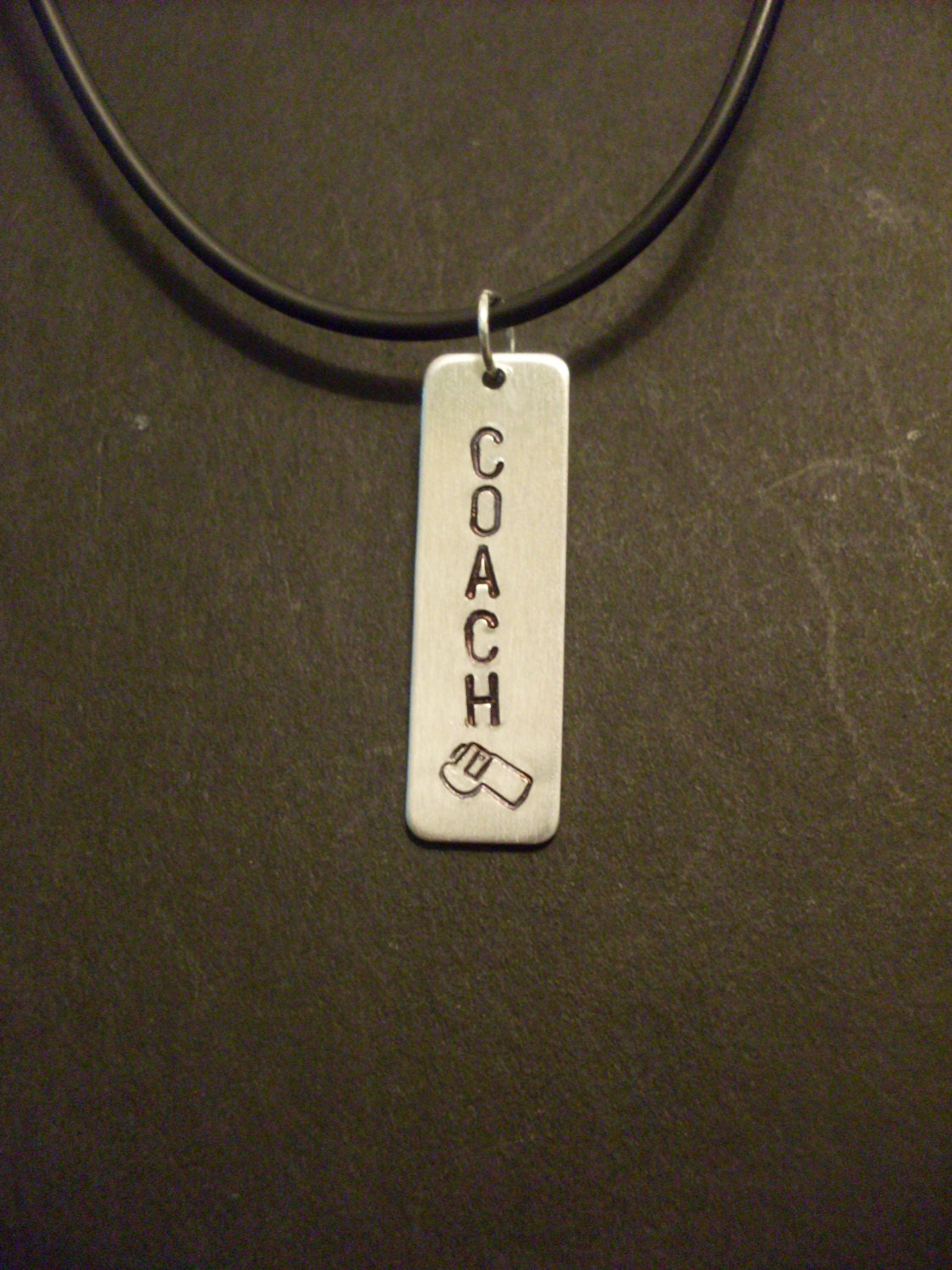 Benutzerdefinierte "Coach" Mit Pfeife Design Hand Gestanzte Aluminium Tag 1, 25" Lange Halskette von StefisLilJewelryShop