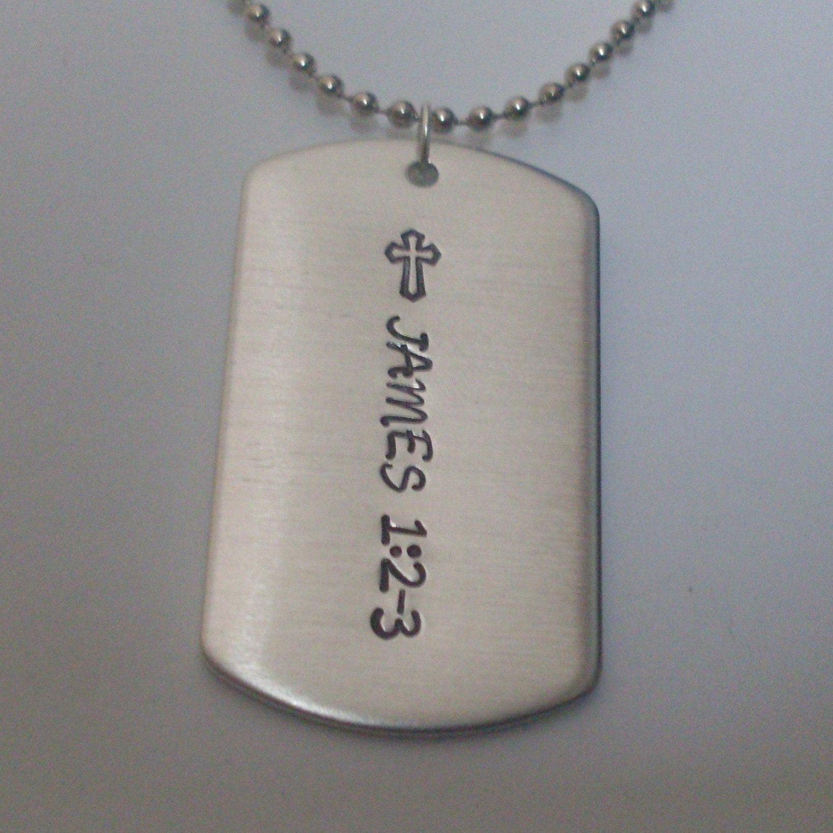 Bibel-Vers - Schrift Benutzerdefinierte Christian Cross Hund Tag Halskette Mit Jedem Leben Vers Referenz Vollständig Angepasst Silber Getönt von StefisLilJewelryShop