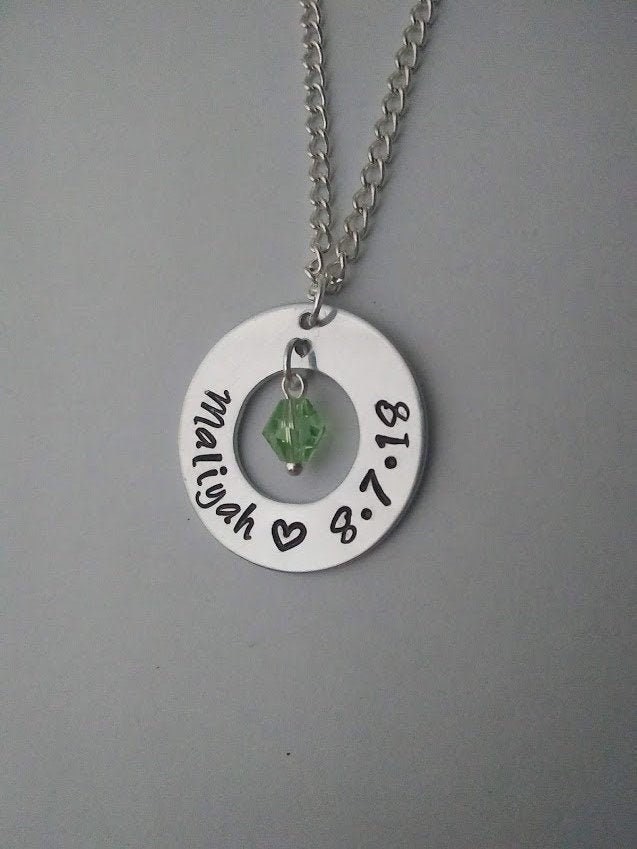 Geburtsstein, Name Und Geburtstag 1" Aluminium-Waschmaschine Personalisierte Hand Gestempelt Aluminium Halskette Mit Geburtsdatum Für Geschenk von StefisLilJewelryShop