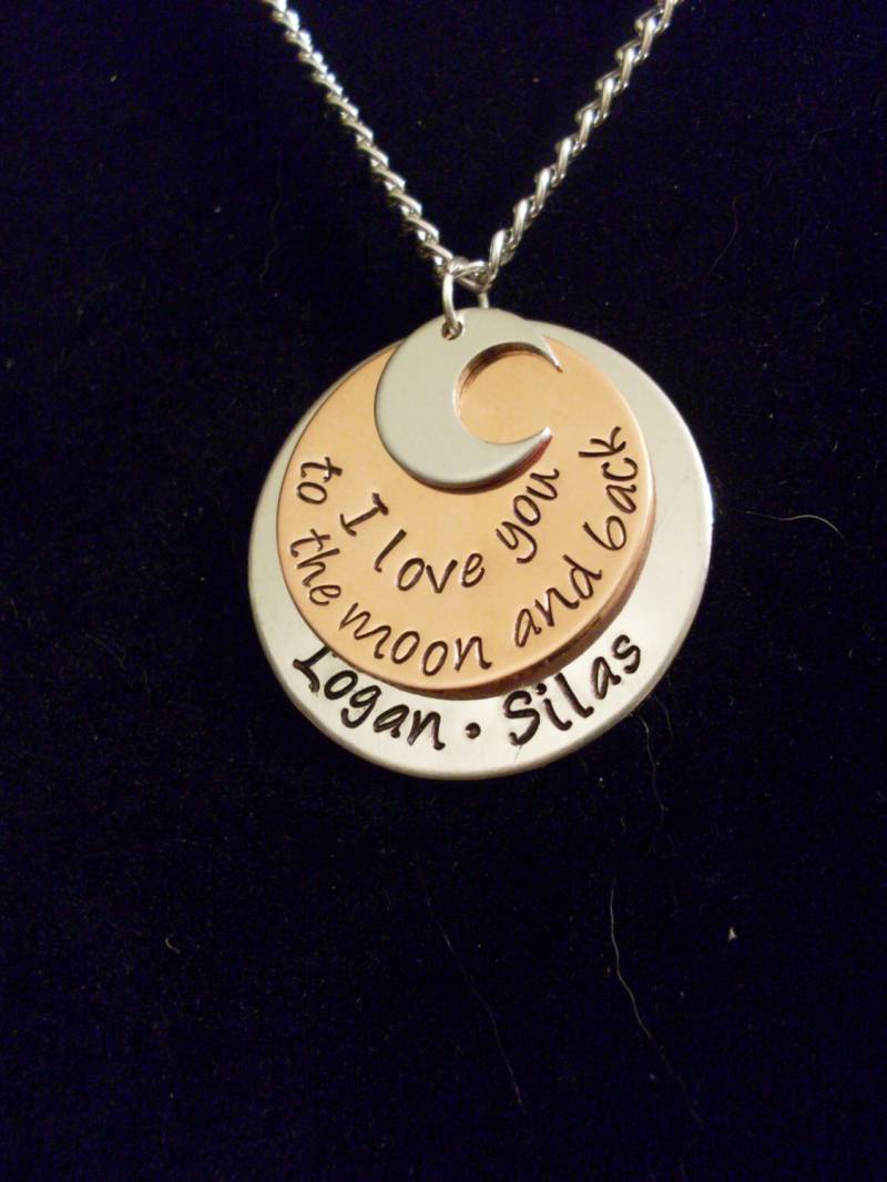 Liebe Dich Bis Zum Mond Und Zurück Familie Mom Mutter Kinder Personalisierte Hand Gestempelt 1, 25" Gestapelt Silber Aluminium & Kupfer Kreis von StefisLilJewelryShop