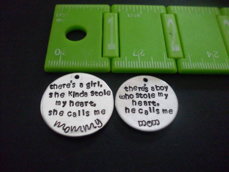 Mädchen/Junge Gestohlen Mein Herz Ruft Mich Mutter Mama Papa Halskette Oder Charme 1" Kreis 18 Gauge Silber Aluminium Custom Personalisierbare von StefisLilJewelryShop