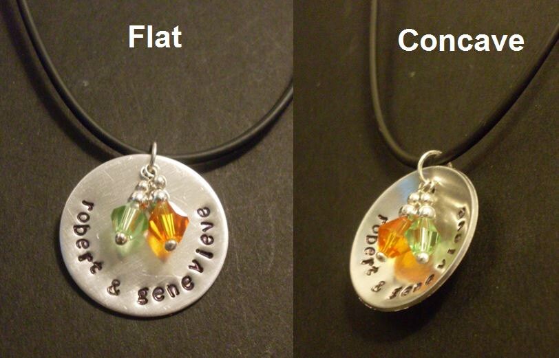 Paare Mutter Oma Personlized Hand Gestempelt Runde Aluminium-Halskette Mit Kristall Birthstones von StefisLilJewelryShop