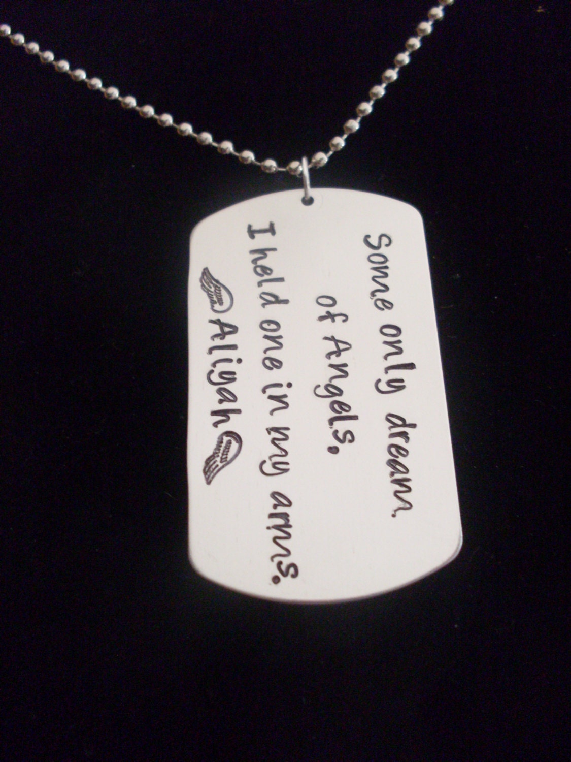 Traum Von Engeln Memorial, Verlust An Ehre, Speicher, Säugling Fehlschlag Personalisierte Hand Gestempelt Hundemarke Halskette Mit Namen Und Flügel von StefisLilJewelryShop