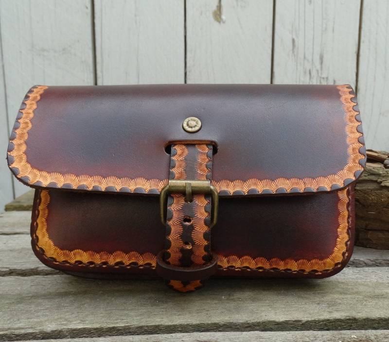 Gürteltasche Handgefärbtes Leder Für Unterwegs von StegathLeather