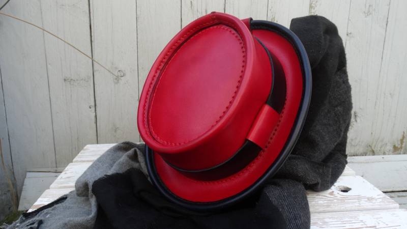 Hut Leder Handgenäht Unikat Rot von StegathLeather