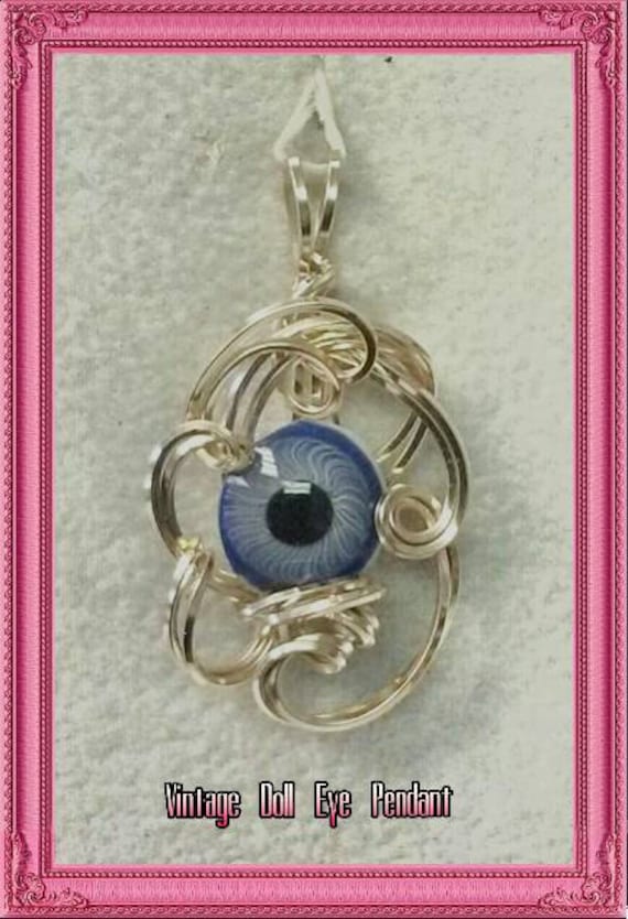Designer Series "Vintage" Doll Eye Hängeleuchte von SteinGemJewelry