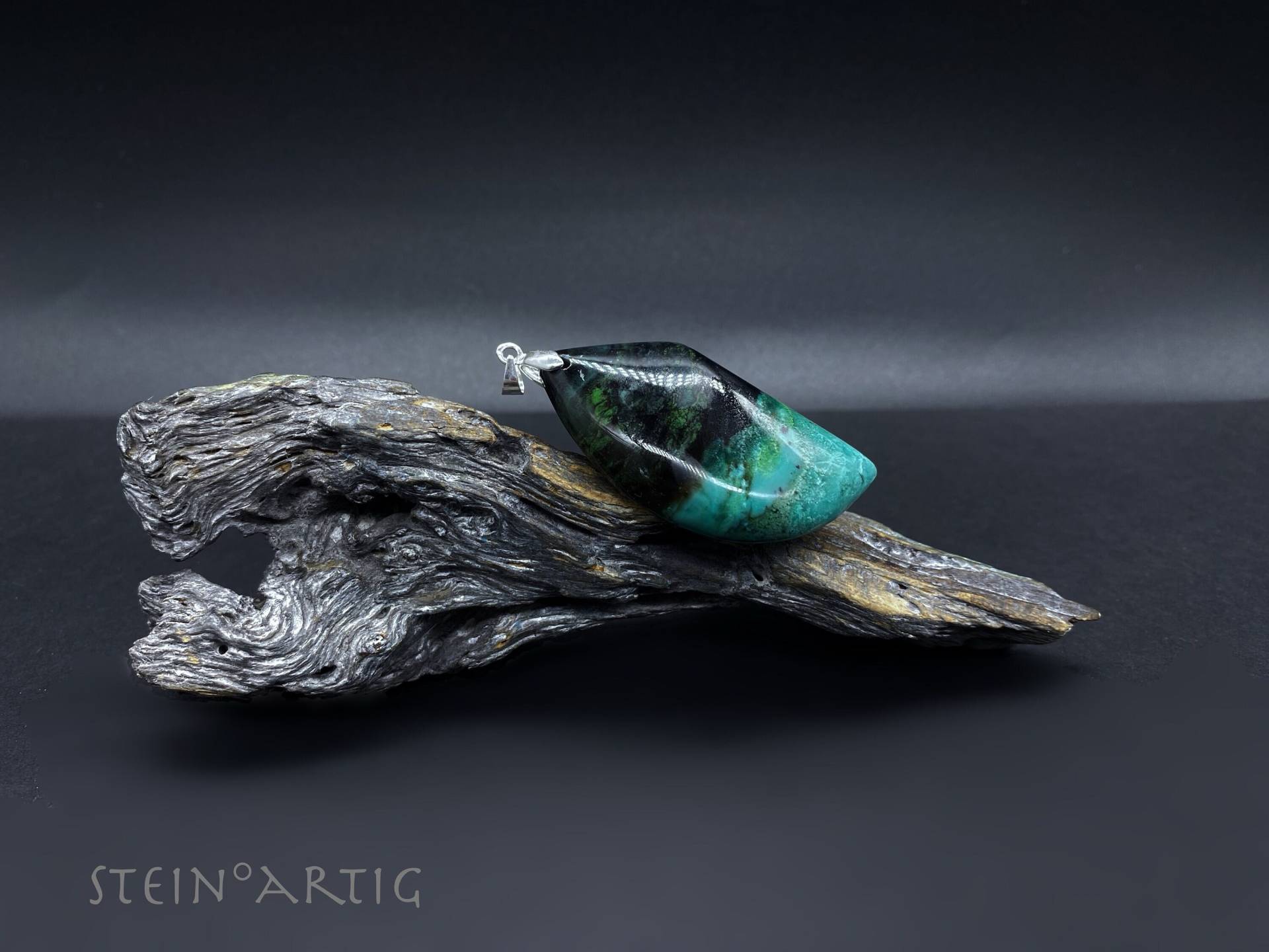 Anhänger "Blaues Opalisiertes Holz', Silber 925 Anhänger "Blaues Opalisiertes Holz', Silber 925 von Steinartig