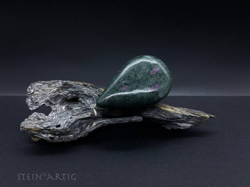 Anhänger Rubin in Aktinolith/ Schweiz, Rar Silber 925 von Steinartig