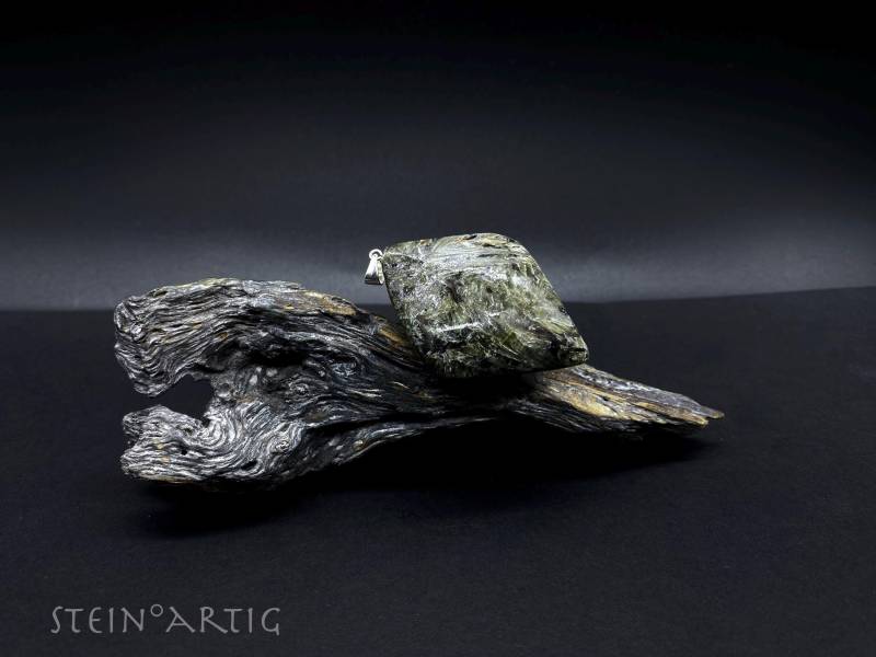 Edelstein Anhänger "Aktinolith' Schweiz, Rar Silber 925 von Steinartig