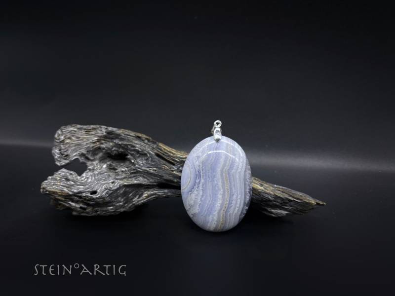 Edelstein Anhänger "Blauer Chalcedon' von Steinartig