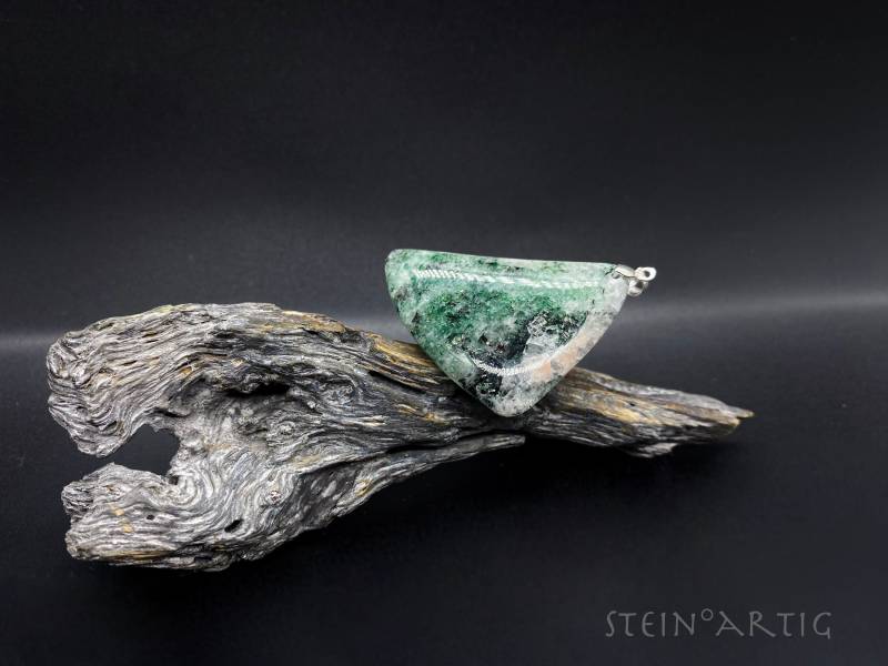 Edelstein Anhänger "Diopsid in Quarz' Silber 925 von Steinartig
