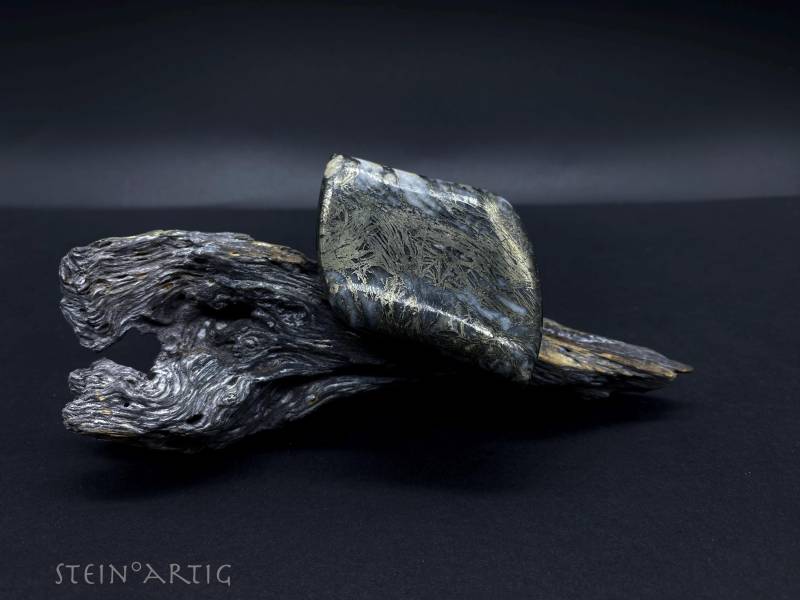 Edelstein Handschmeichler "Federpyrit' von Steinartig