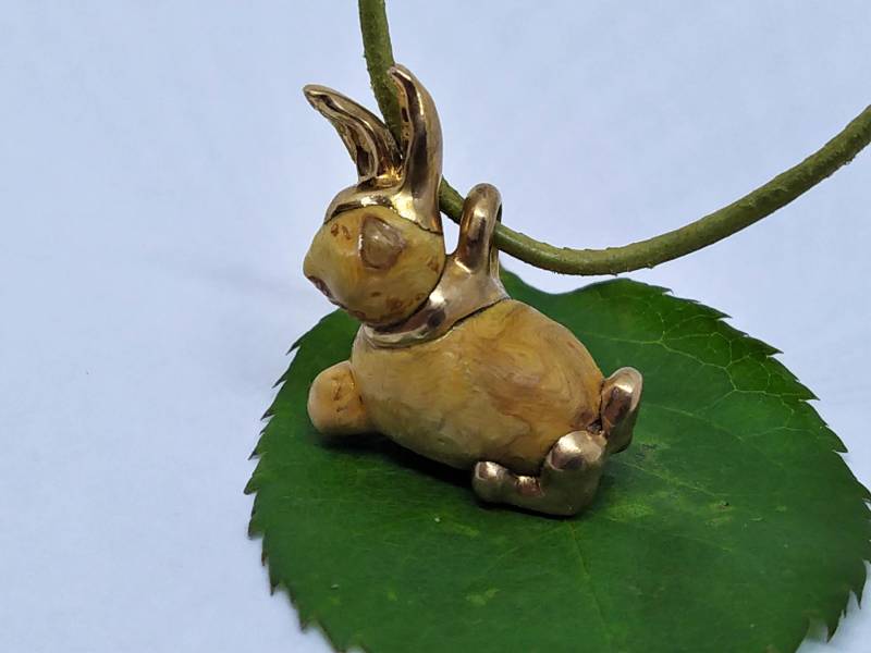 Wunderling Gefasst in Bronze Form Eines Hasen von Steineinklang
