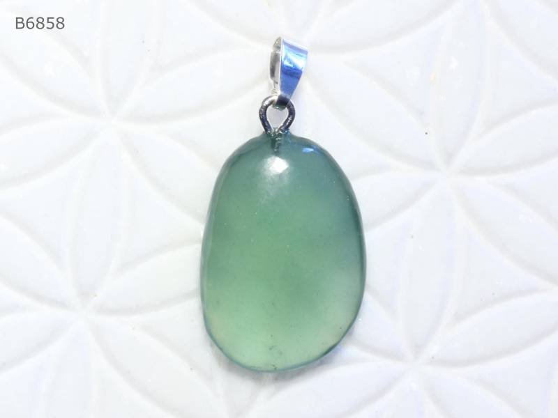 Grüner Disthen-Anhänger | Trommelstein Mit Schlaufe Aus 925 Silber Kyanit Grüner Disthen-Anhänger | Trommelstein Mit Schlaufe Aus 925 Silber Kyanit von SteinkraftShop