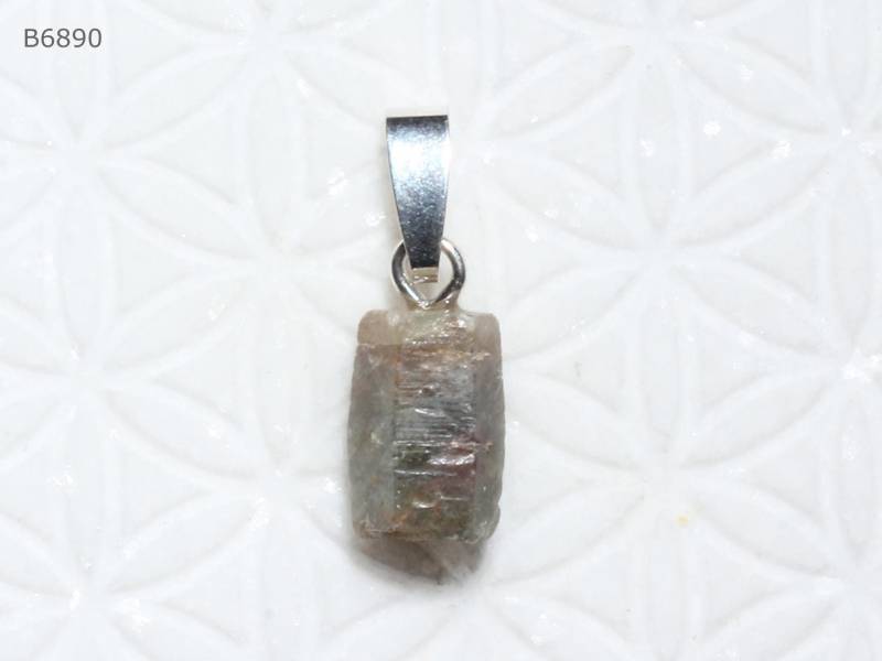 Grüner Saphir-Anhänger | Kristall Mit Schlaufe Aus 925 Silber Grüner Saphir-Anhänger | Kristall Mit Schlaufe Aus 925 Silber von SteinkraftShop