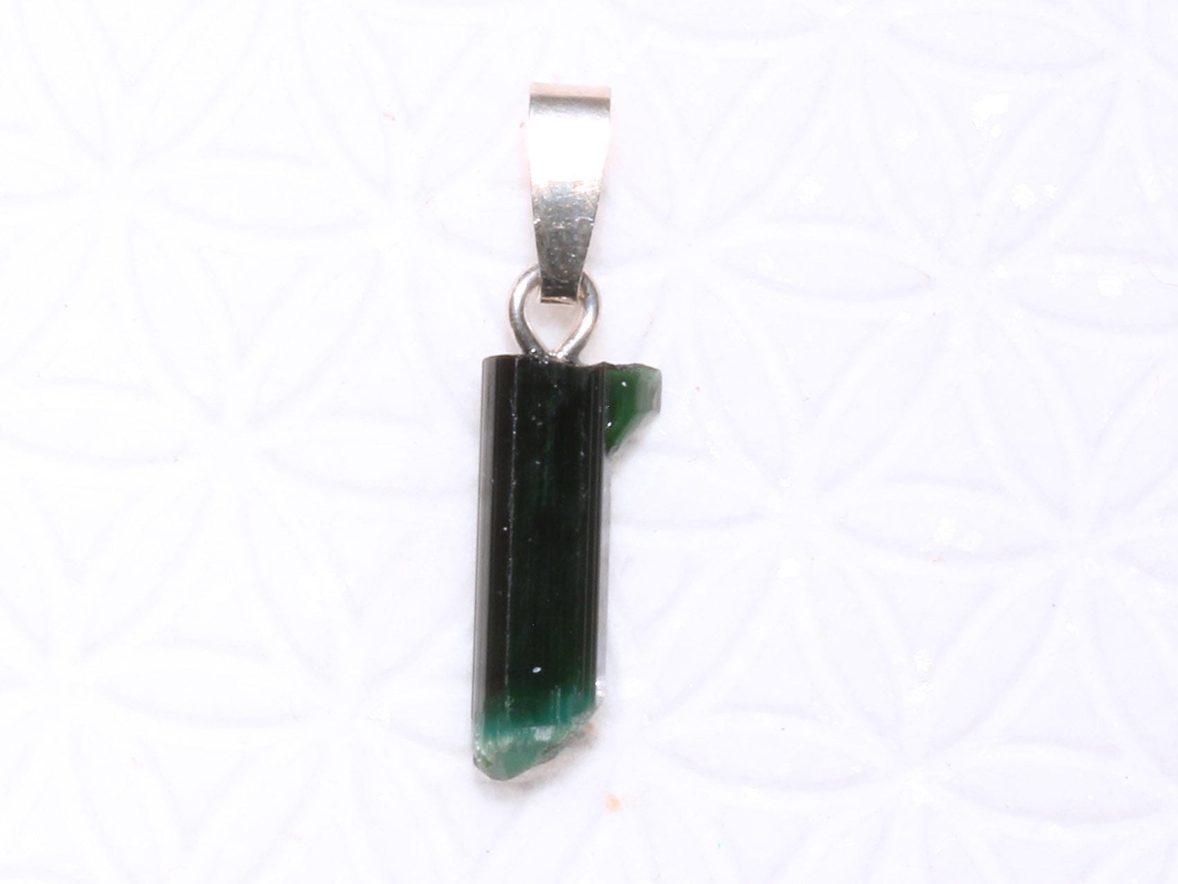 Grüner Turmalin-Anhänger, Verdelith-Kristall Mit Schlaufe Aus 925 Silber | B6444 Grüner Turmalin-Anhänger, Verdelith-Kristall Mit Schlaufe Aus 925 Silber | B6444 von SteinkraftShop