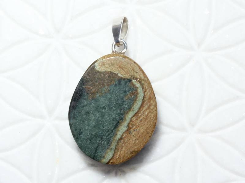 Olivin-Scheibe Mit Schlaufe Aus 925 Silber | B7546 Olivin-Scheibe Mit Schlaufe Aus 925 Silber | B7546 von SteinkraftShop