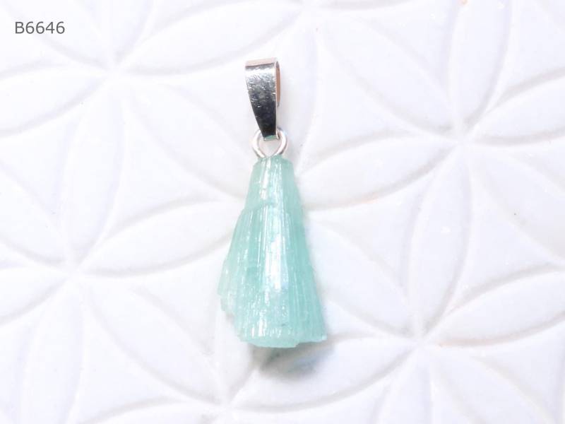 Paraiba Turmalin-Anhänger | Kristallbüschel Mit Schlaufe Aus 925 Silber Paraiba Turmalin-Anhänger | Kristallbüschel Mit Schlaufe Aus 925 Silber von SteinkraftShop