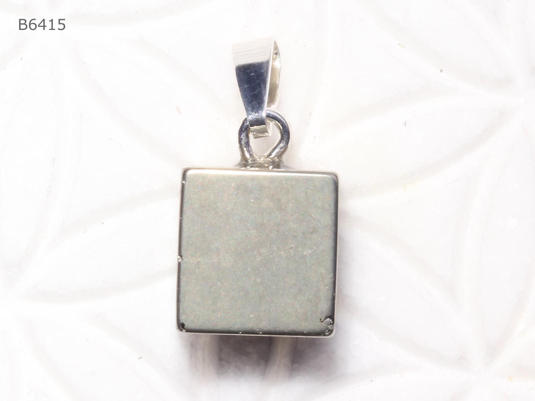 Pyrit-Anhänger | Kristall Mit Schlaufe Aus 925 Silber Pyrit-Anhänger | Kristall Mit Schlaufe Aus 925 Silber von SteinkraftShop