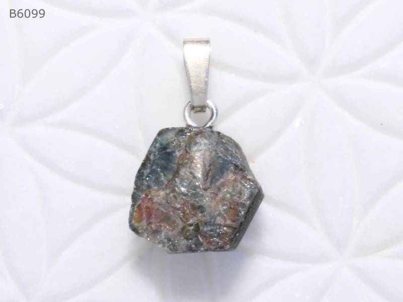 Saphir-Anhänger | Kristall Mit Schlaufe Aus 925 Silber Saphir-Anhänger | Kristall Mit Schlaufe Aus 925 Silber von SteinkraftShop