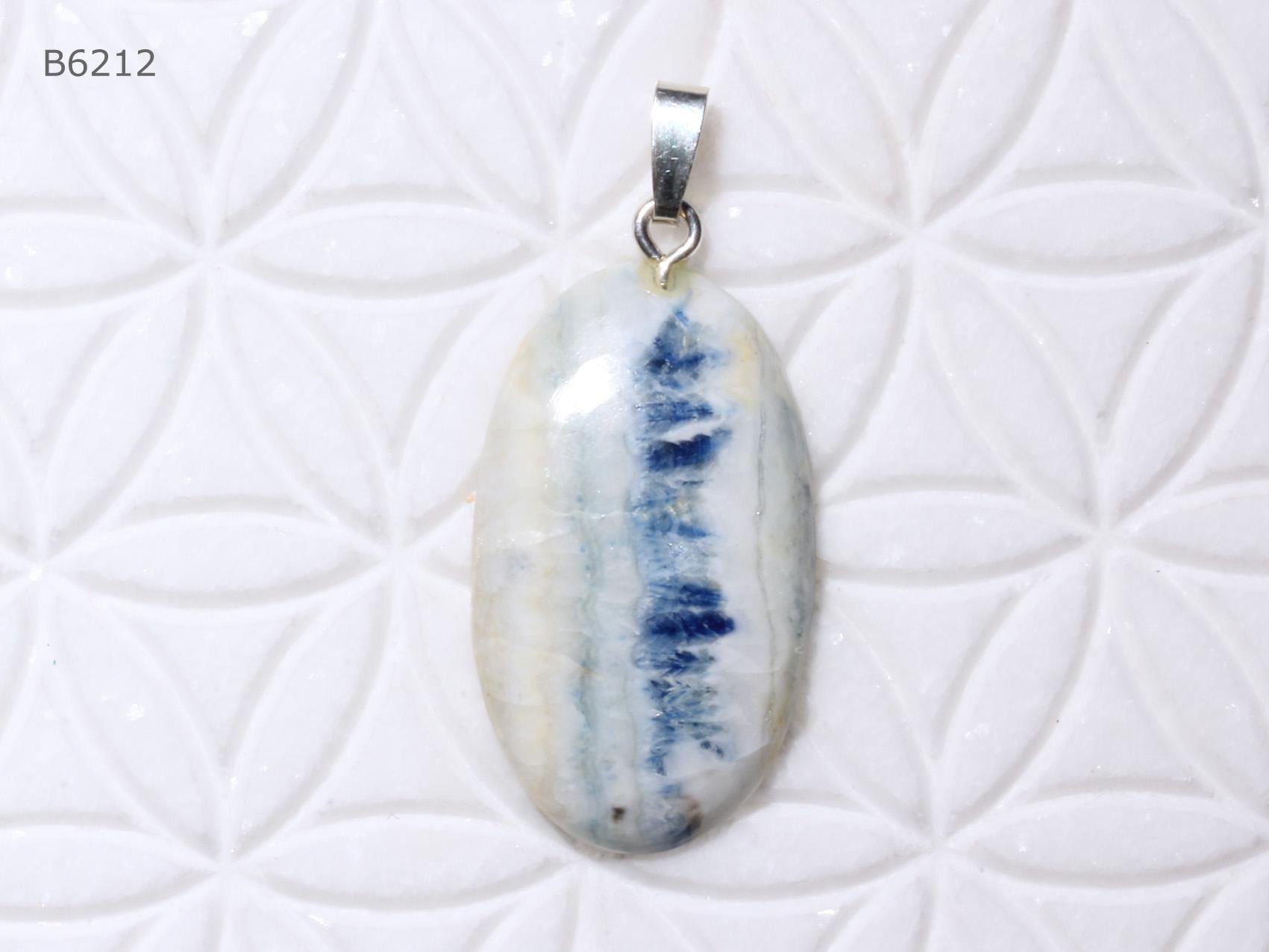 Scheelit-Anhänger | Cabochon Mit Schlaufe Aus 925 Silber Scheelit-Anhänger | Cabochon Mit Schlaufe Aus 925 Silber von SteinkraftShop