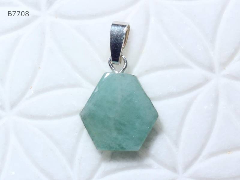 Smaragd-Anhänger, Kristallquerschnitt Mit Schlaufe Aus Sterling Silber, Scheibe von SteinkraftShop