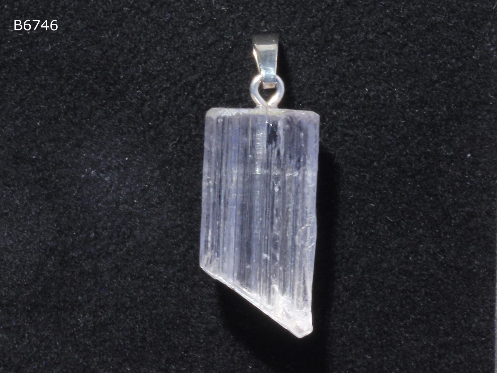 Spodumen-Anhänger | Kristall Mit Schlaufe Aus 925 Silber Spodumen-Anhänger | Kristall Mit Schlaufe Aus 925 Silber von SteinkraftShop