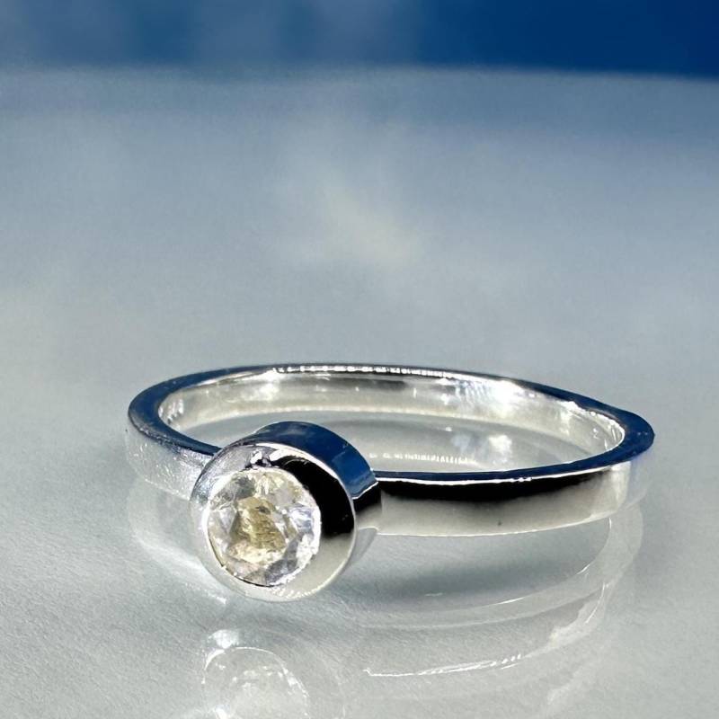 Ring Bergkristall 925 Silber Stapelring Geburtssteinring April von SteinzauberShop