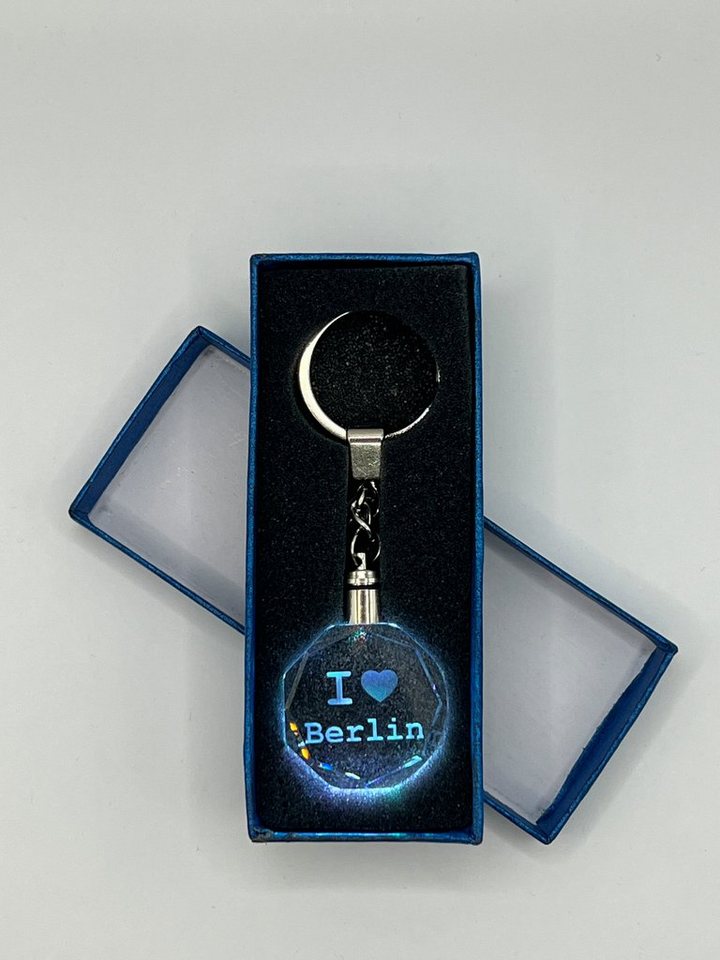 Stelby Schlüsselanhänger I Love Berlin Schlüsselanhänger Multicolor LED mit Geschenkbox (Perfekt für Geburtstage und Weihnachten, Robustes Glasmaterial, leuchtet in 5 Farben), Farbwechsel, langlebig, modernes Design von Stelby