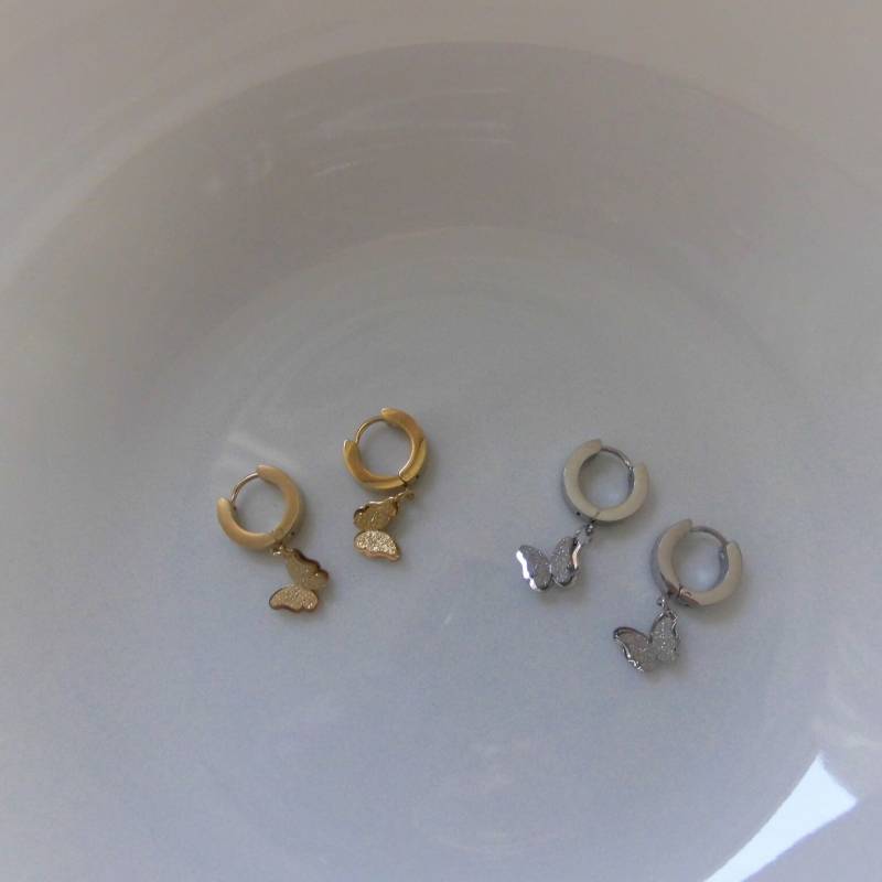 Creolen Mit Schmetterling - Anhänger in Gold Oder Silber Creolen Mit Schmetterling - Anhänger in Gold Oder Silber von StellaKobenhavnShop