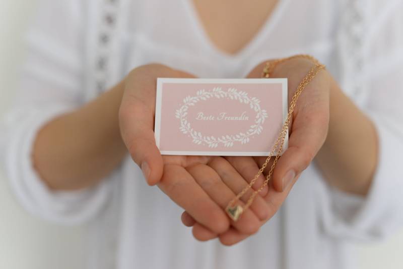 Freundschaftsbeweis - Karte Plus Herz Kette in Gold Oder Silber Geschenkverpackung Mit Thank You Sticker von StellaKobenhavnShop