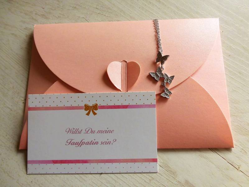 Taufpatin Geschenk - Halskette Mit 4 Schmetterlingen Als Anhänger in Silber Geschenkumschlag Thank You Sticker, Karte Taufpatin Geschenk - Halskette Mit 4 Schmetterlingen Als Anhänger in Silber Geschenkumschlag Thank You Sticker, Karte von StellaKobenhavnShop