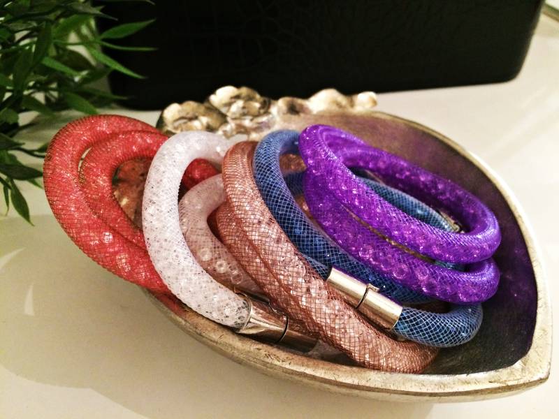 Wickelarmband - Mesh Armband in Funkelndem Weiß Blau Lila Rot Und Rosa von StellaKobenhavnShop