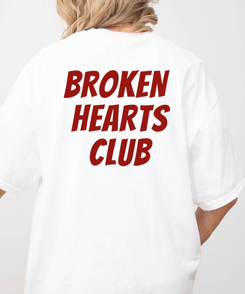 Broken Hearts Club | Heart T-Shirt Statement Shirt Geschenk Freundin Liebeskummer Retro Heartbreak von StellaeLunaCD