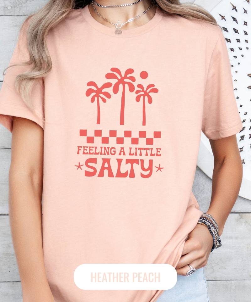 Feeling A Little Salty Retro T-Shirt | Geschenk Für Freundin Vintage Boho Shirt Surf Look Oversized von StellaeLunaCD