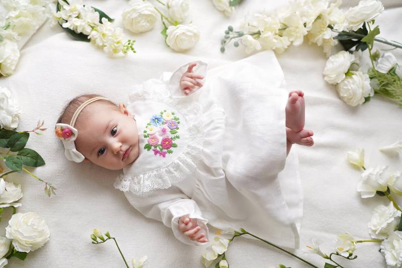 Weißes Leinen Baby-Taufkleid | Langarm Leinenkleid Besticktes Blumenkleid Kleinkind Frühlingskleid Blumenmädchen Baby-Dusche-Geschenk von StellarKidsHandmade