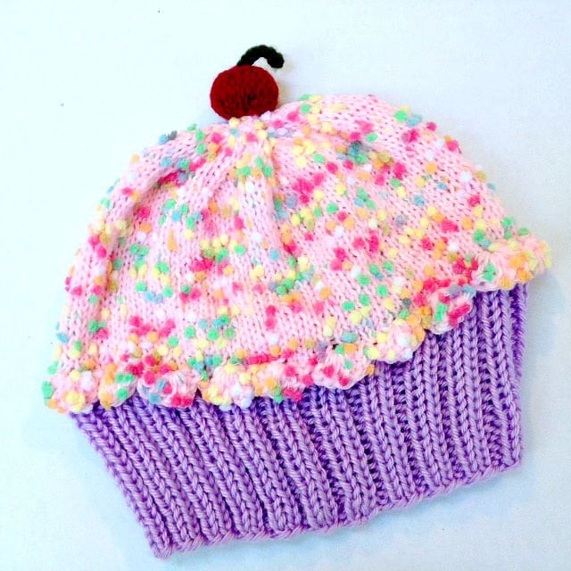 Cupcake Hut Mit Kirsche Lavendel Lila Trauben Zuckerguss Cotton Candy Pink Streuseln Erwachsene Kinder Baby Kleinkind von StellasKnits